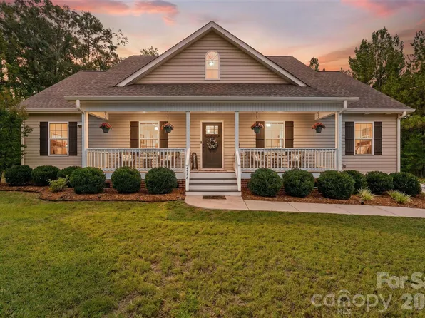 4558 Simpson Rd, Edgemoor, SC 29712