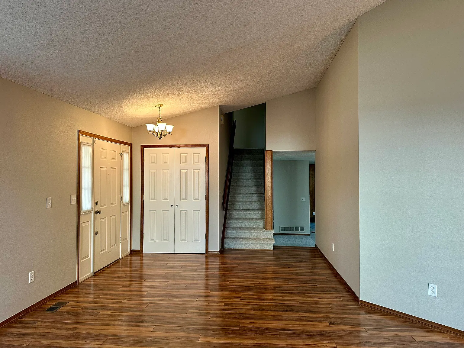 4 bed, 2982 sqft, $2,900 — Photo 4