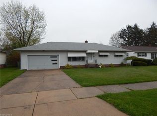 7464 Skylark Dr, Parma, OH