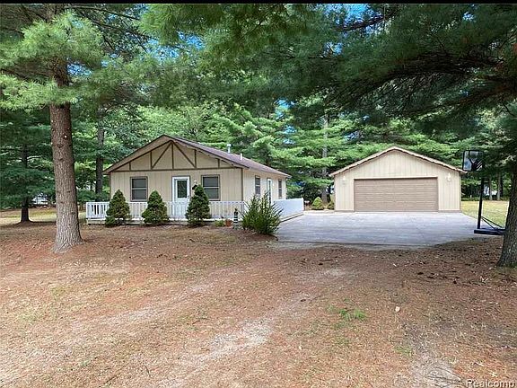 4th image of 209 Reindeer Dr