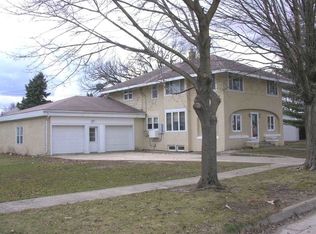 103 E 3rd St, Riceville, IA 50466