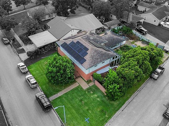 2nd image of 2106 New Mexico St