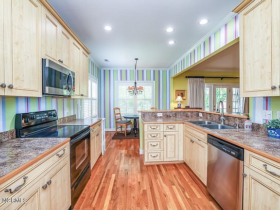 5th image of 5821 Bentley Gardens Ln