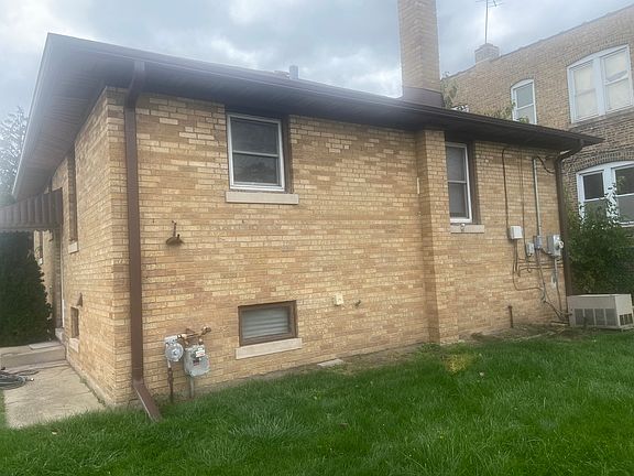 4th image of 857 Wentworth Ave