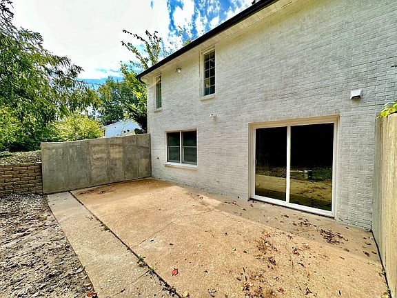 2nd image of 28 Glen Echo Dr