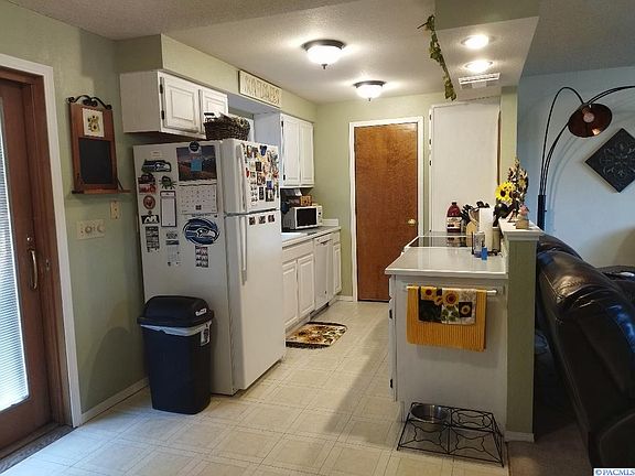 4th image of 9007 W Deschutes Dr