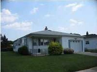 13 Hyannis St, Toms River, NJ 08757