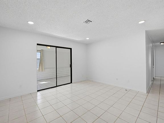 4th image of 155 Fireside St