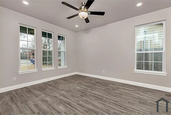 5836 Caballo St — Photo 4