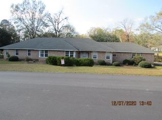 5 Houston St, Bay Springs, MS 39422