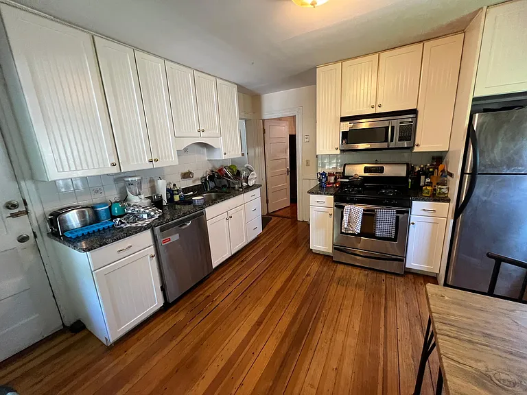 47 Rice St #3 — Photo 4