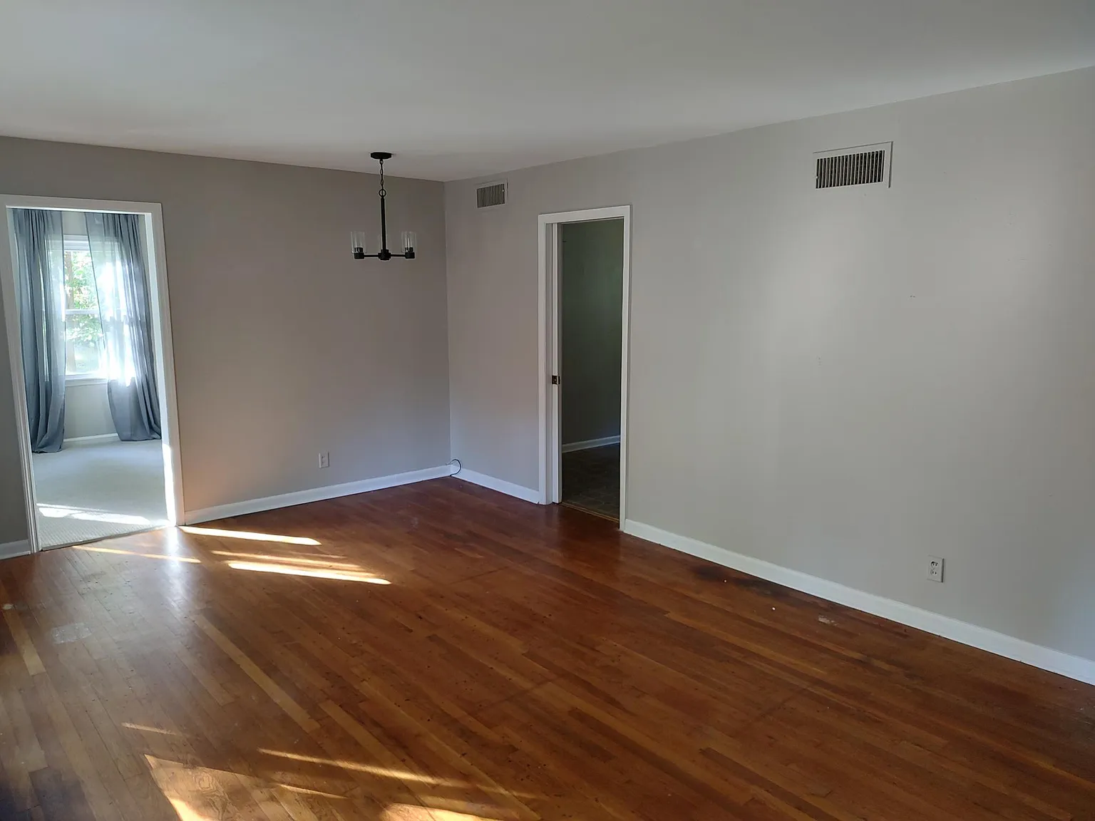 3519 Hutchens Ave SE — Photo 2