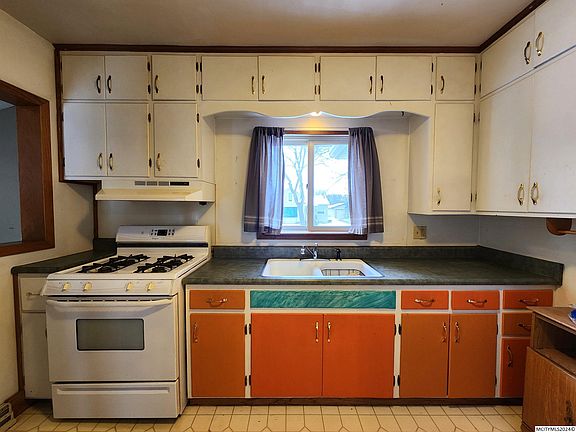 3rd image of 406 21st St SE