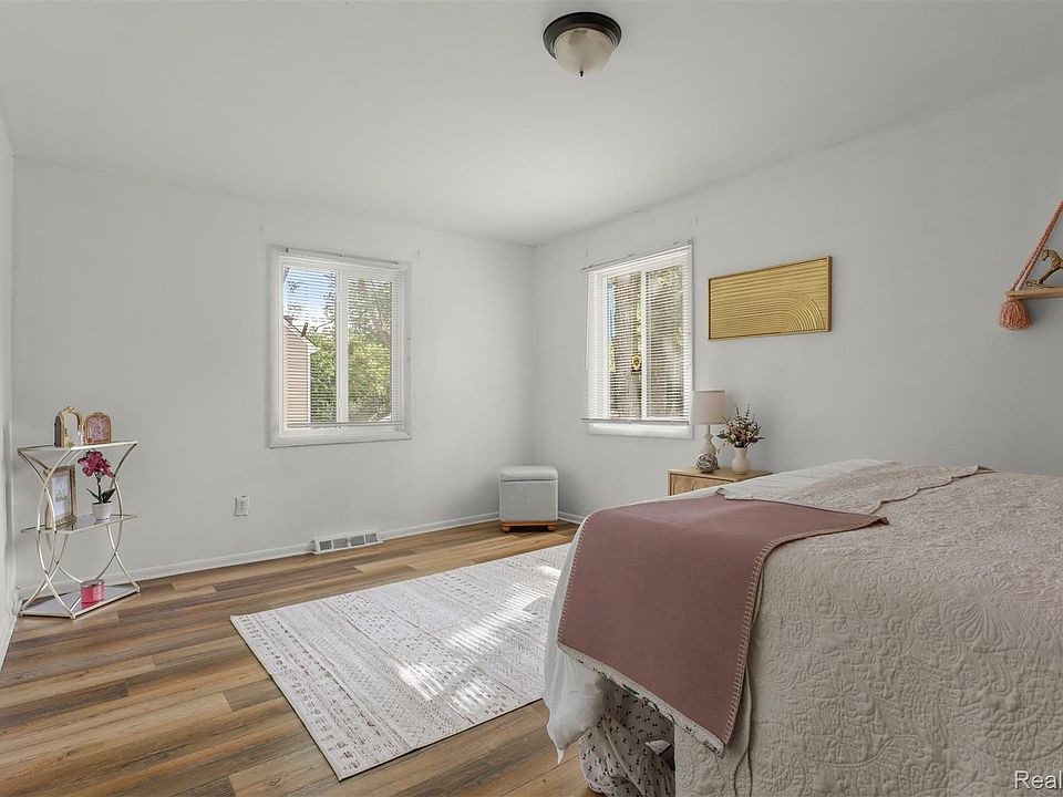 19050 Melrose Ave, photo 6