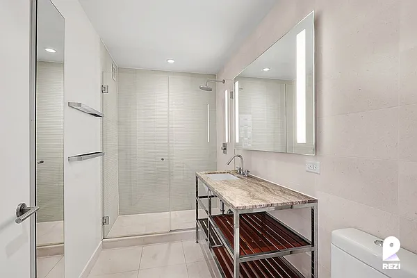 Rented by REZI | media 80