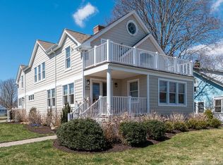 24 W Pattagansett Dr, East Lyme, CT 06333