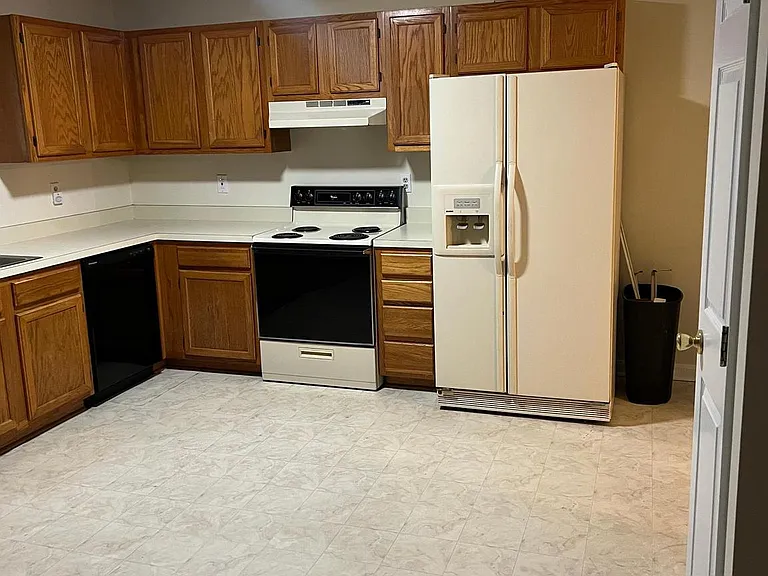 7717 Grace Ave — Photo 2