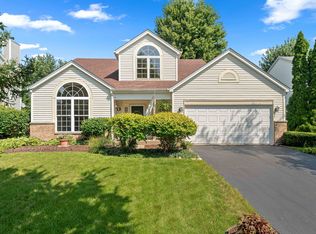 2210 Candlewood Dr, Plainfield, IL 60586