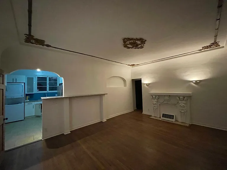 6111 Romaine St #103 — Photo 24