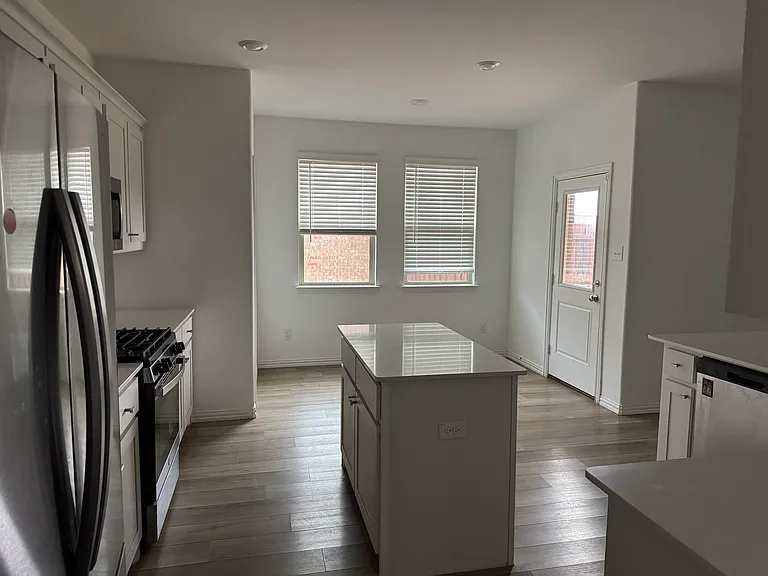 3625 Kaufman Ct — Photo 39