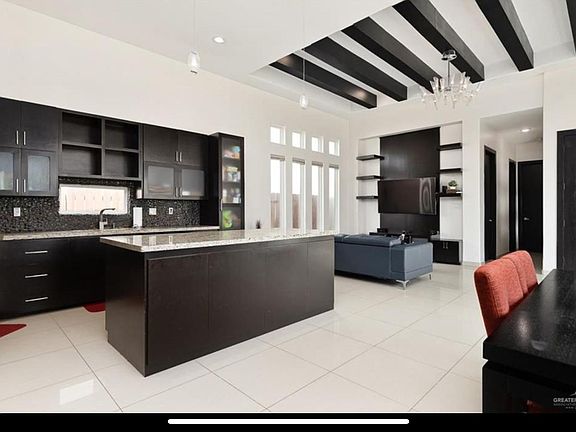 4th image of 2213 Karina Dr