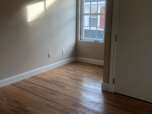 4th image of 488-490 Mount Prospect Ave #3R