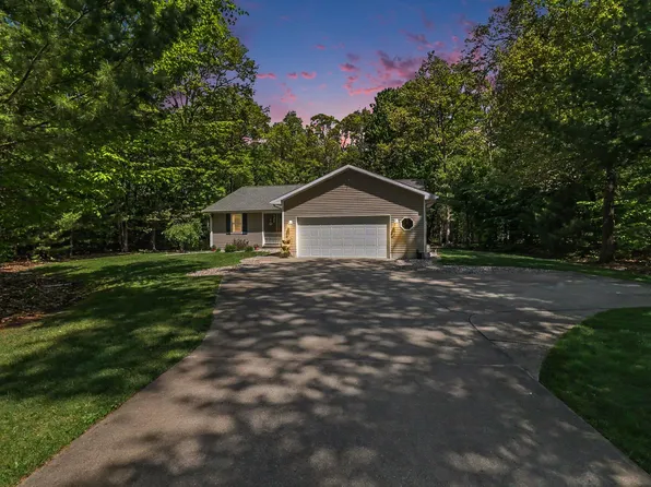 6544 W Forest Edge Dr, Ludington, MI 49431