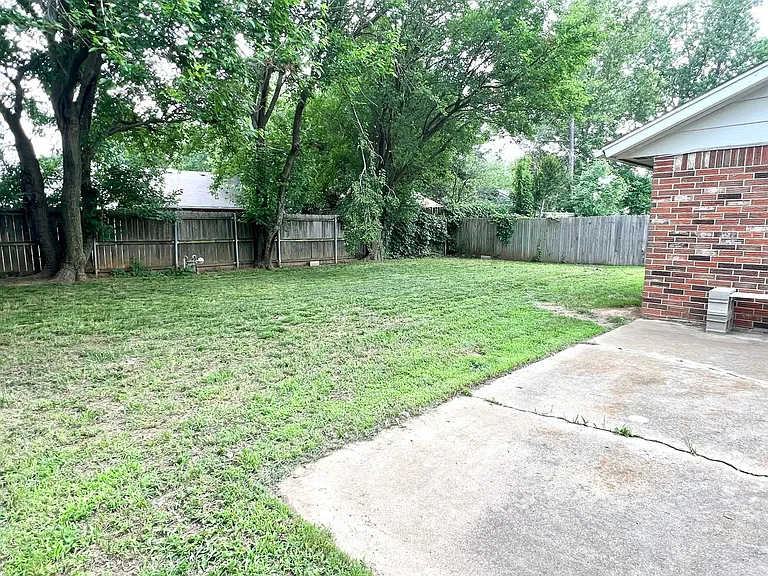 808 Peregrine Dr — Photo 14