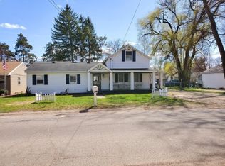 184 Oak St, Cedar Springs, MI 49319