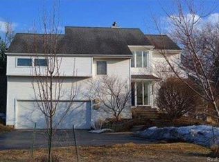 2724 Bent Tree Dr, Dexter, MI 48130