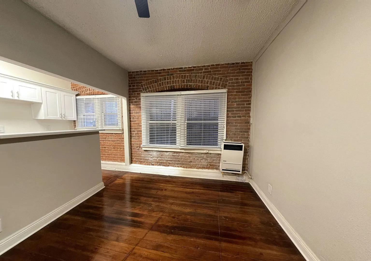 Leeward Apartments — Photo 3