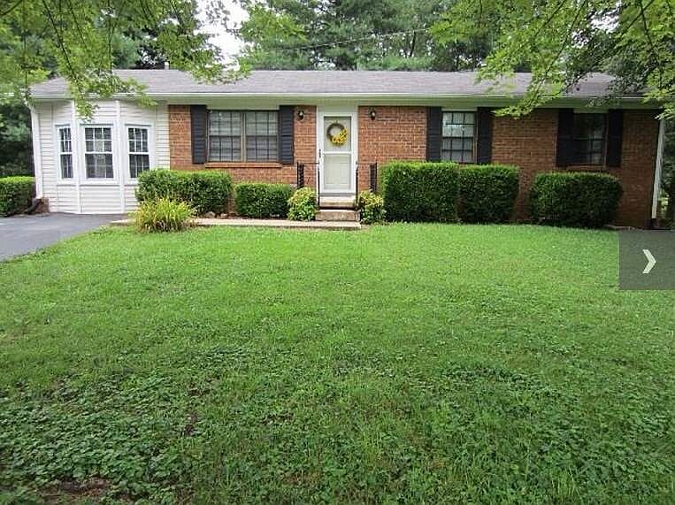1st image of 806 Shawnee Way