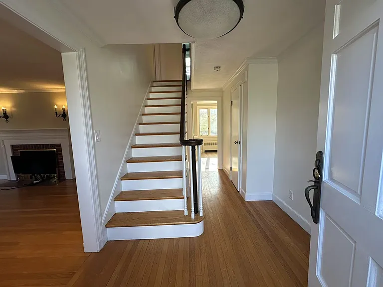 37 Washburn Ave — Photo 2