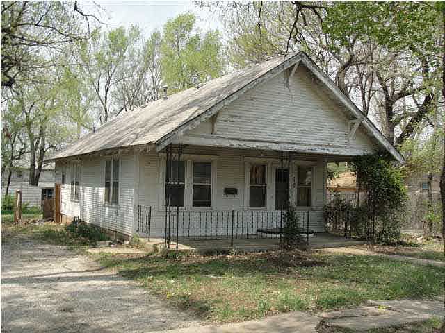 1st image of 225 Poplar St