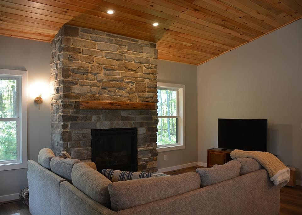 1st image of 7841 Retreat Ln