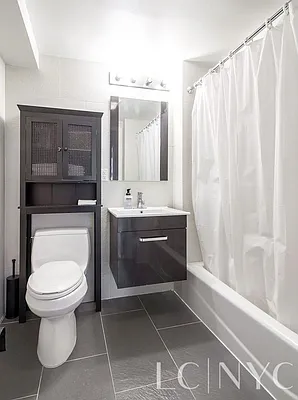 Rented by Keller Williams NYC | media 19