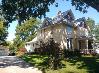 109 10th Ave SW, Mount Vernon, IA 52314