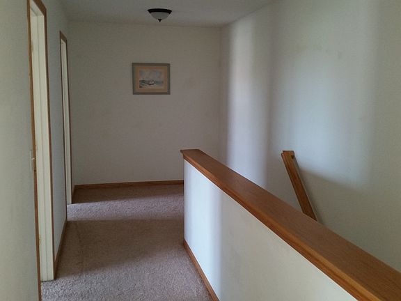 3rd image of 2300 Vierling Dr E