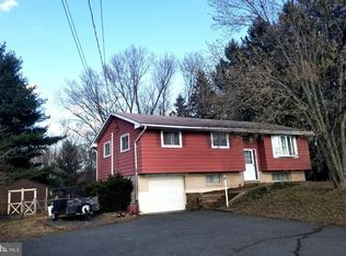 1123 Church Rd, East Greenville, PA 18041