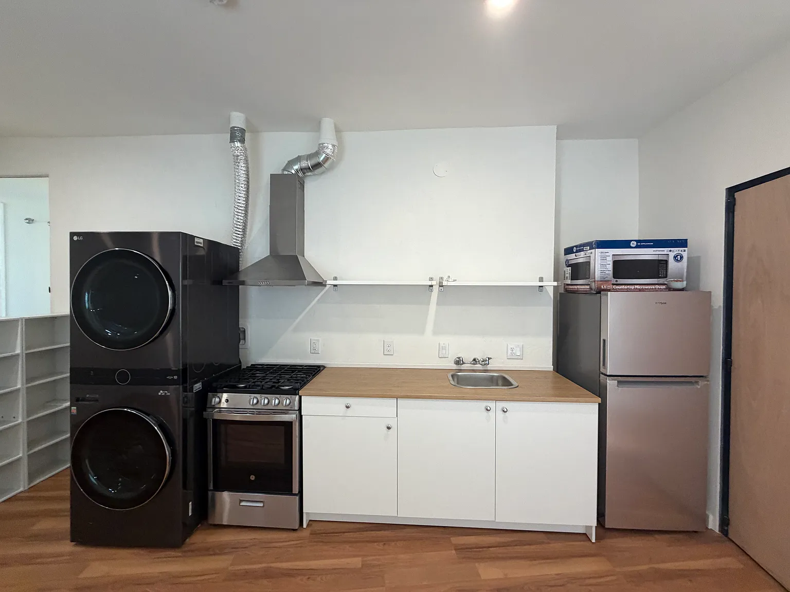 1 bed, 320 sqft, $1,695 — Photo 3