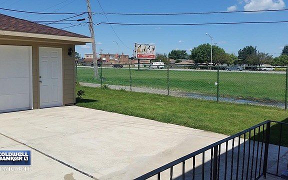 3rd image of 490 Exchange Ave