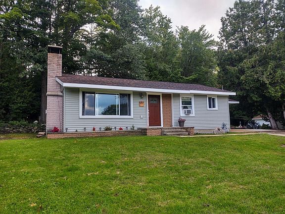 2nd image of 1289 Dettloff St