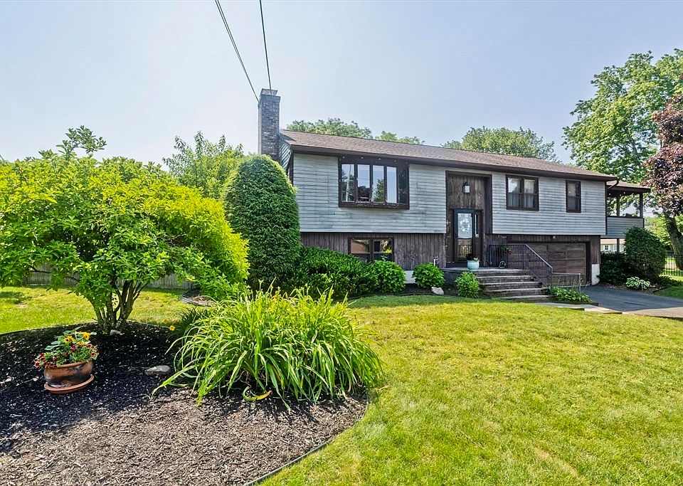 1st image of 9 Dowds Ln