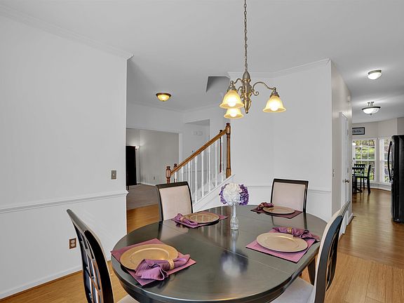 4th image of 241 Kenmore Park Dr