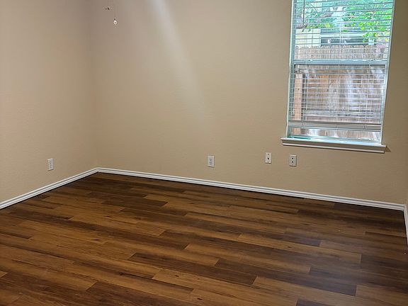 2nd image of 8934 Burnt Path