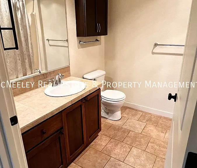 677 NE Garswood Ln — Photo 9