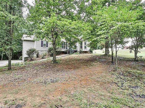 3rd image of 3453 Greystone Dr