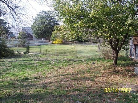 Enormous backyard for kids and pets
