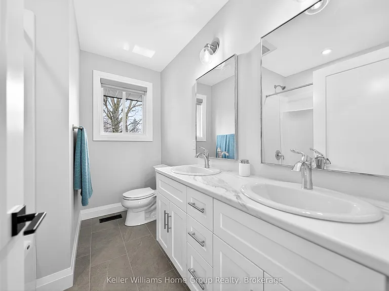 535 Elgin St — Photo 34