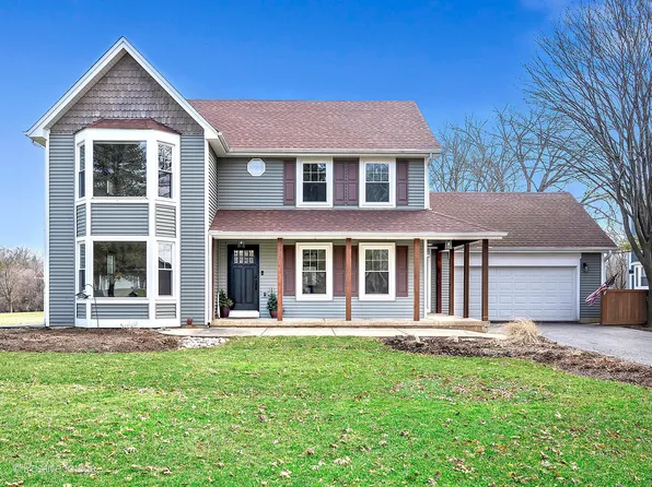 5N761 Castle Dr, St Charles, IL 60175